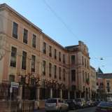 Nell�adiacente quartiere Carrassi, in corso Benedetto Croce, sorge invece l�edificio scolastico Carlo del Prete costruito nel 1928 a fronte di un incremento demografico apparentemente inarrestabile. La Del Prete � ancora oggi scuola primaria e dell�infanzia e si contraddistingue per l�apparato decorativo di stile neoliberty e un corpo centrale pi� slanciato rispetto a quelli laterali